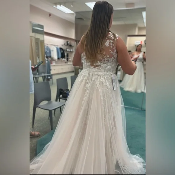 David’s Bridal- One-shoulder beaded wedding dress with overskirt - Picture 8 of 12